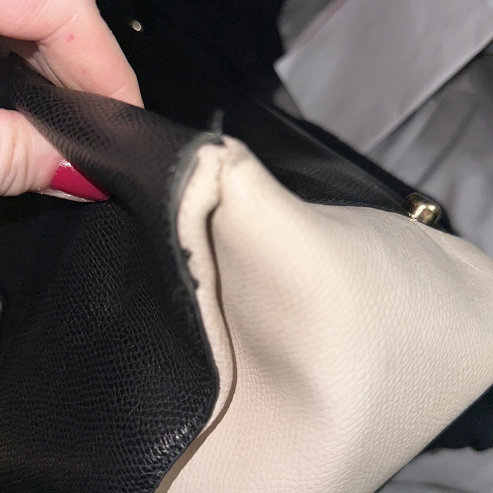 Coach leather black and cream with snakeskin straps very large bag nice - Picture 17 of 17